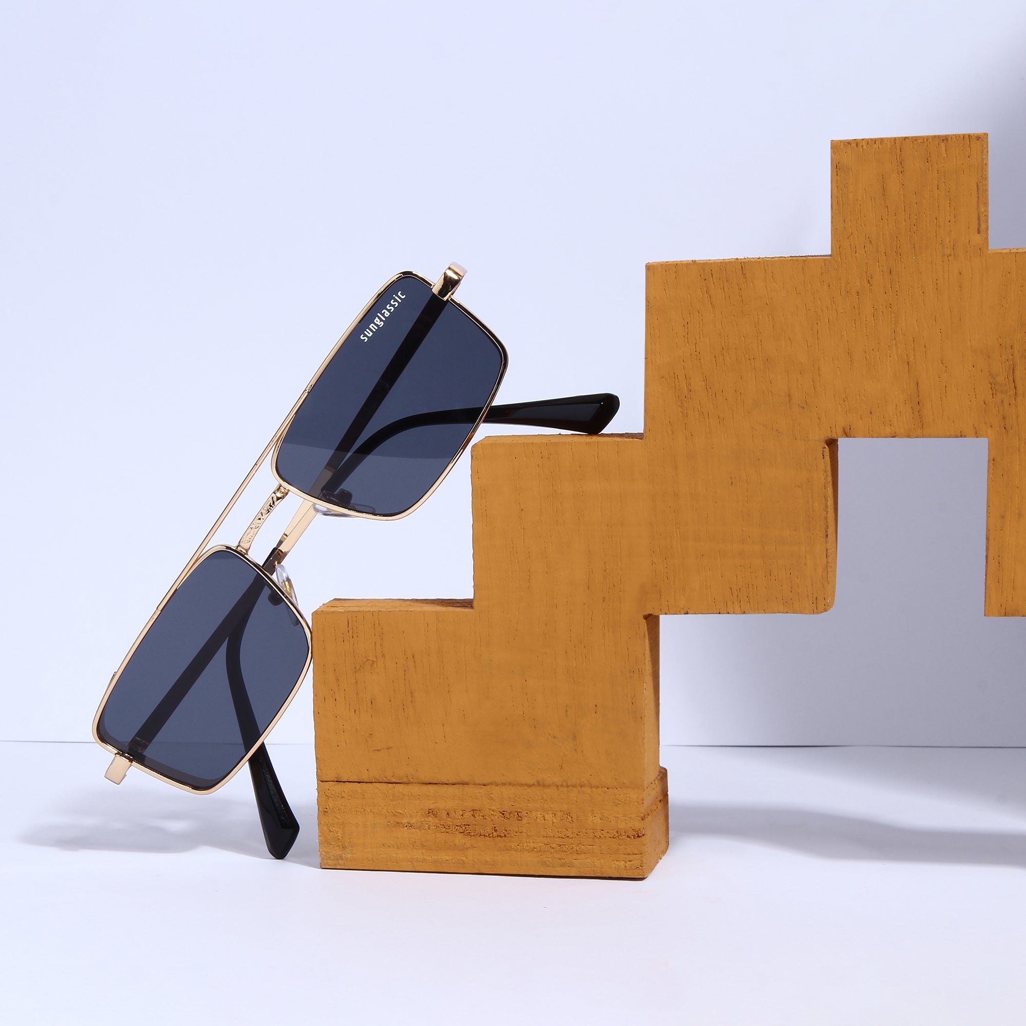 OPERA. Gold Black Rectangle Sunglasses
